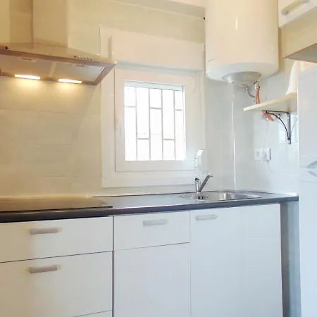 Santa Cristina Apartament شقة *